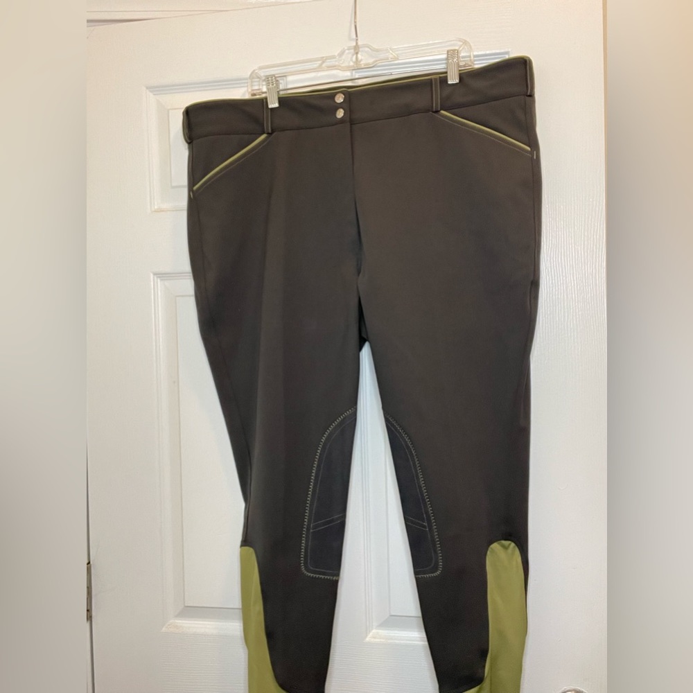 Dover Saddlery Wellesley KP breech.